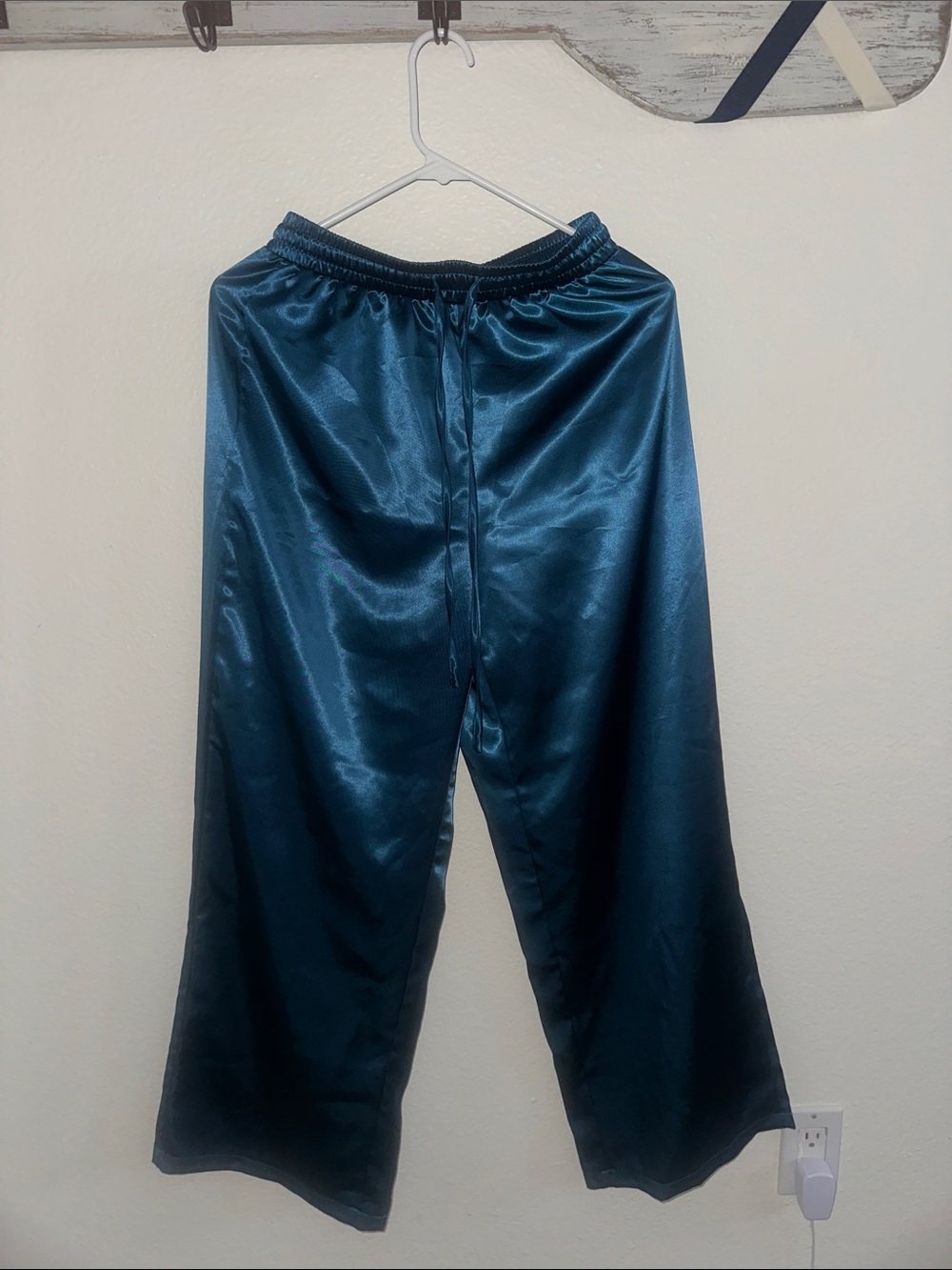SHEIN Men's Satin Wide-Leg Joggers in Teal Blue